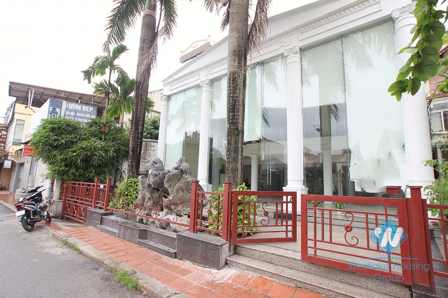 Large size office for rent in Au Co Street, Tay Ho, Ha Noi